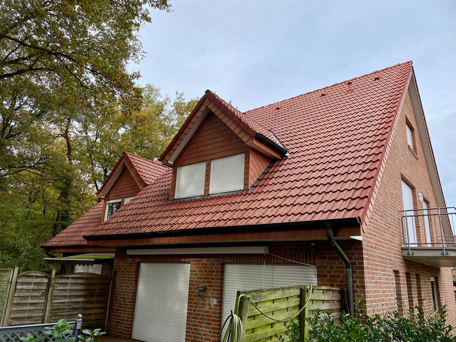 Dachreinigung Lengerich Nachher: Ein porentief gereinigtes und gesch&uuml;tztes Dach.